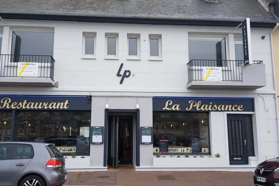 enseigne_drapeau_lumineuse la plaisance (1)